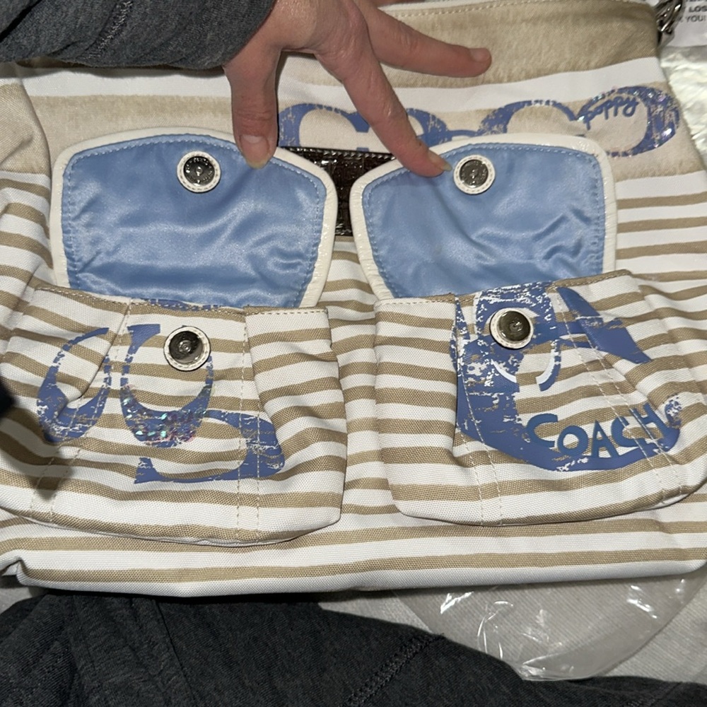 Coach Poppy white tan blue silver 2 way bag 💕 - Picture 13 of 16